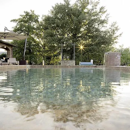 فيلة Querce Sleeps 8 Pool Wifi Valtopina