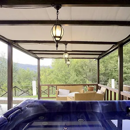 فيلة Querce Sleeps 8 Pool Wifi Valtopina