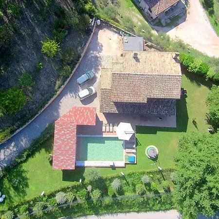 Querce Sleeps 8 Pool Wifi * Valtopina