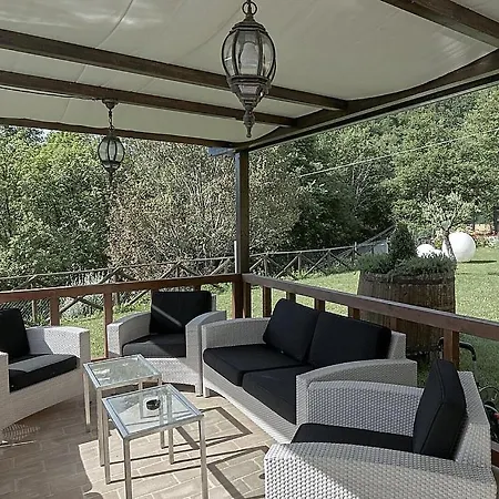 فيلة Querce Sleeps 8 Pool Wifi Valtopina
