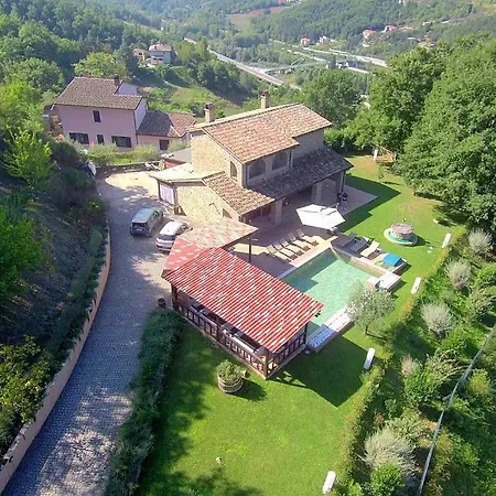 فيلة Querce Sleeps 8 Pool Wifi Valtopina